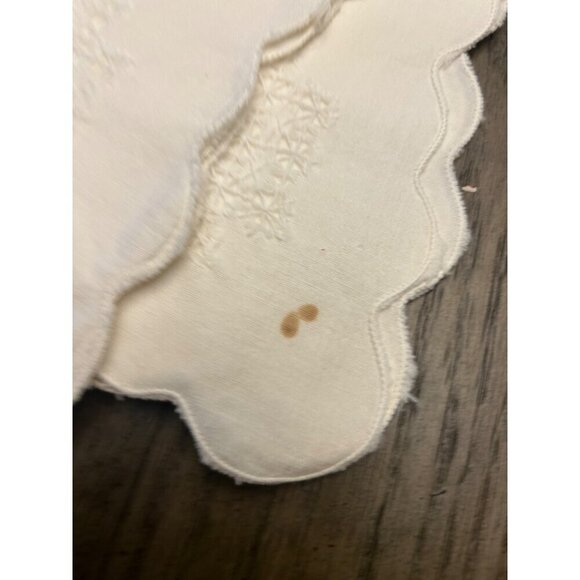 Vintage White Linen Doilies With Embroidered Detailing - Set Of 5 - Picture 6 of 6